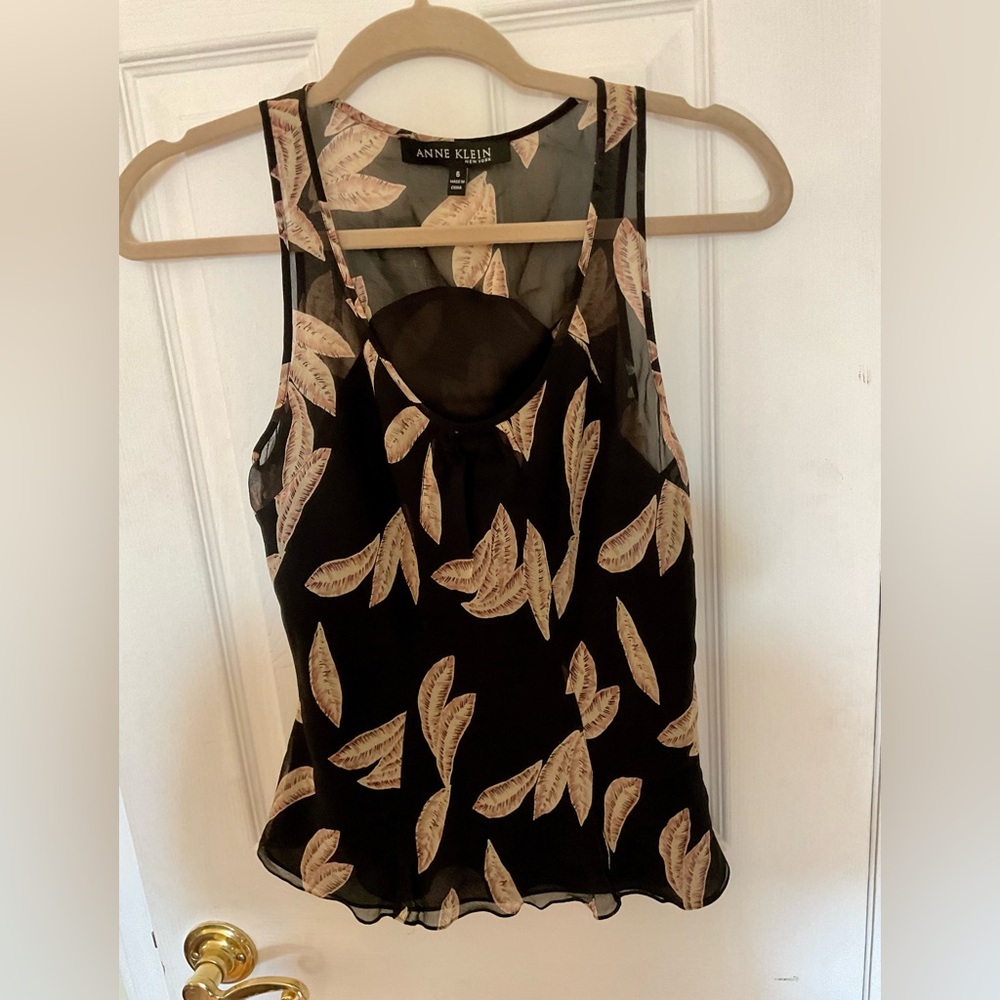 100% Silk Anne Klein Leaf Pattern Blouse- size 6